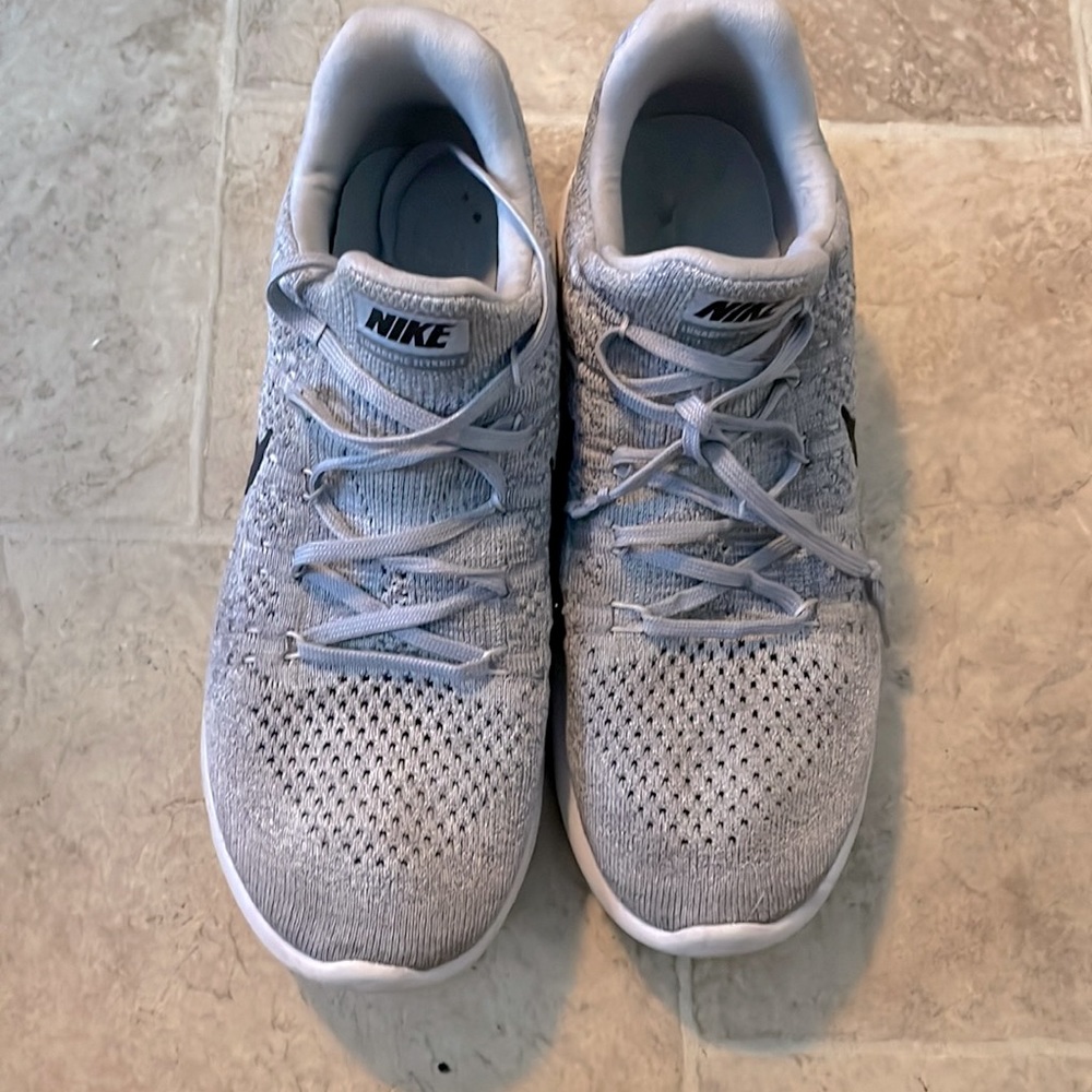Women’s Nike Sneakers.